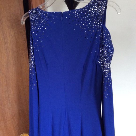 Dress - Picture 3 of 4